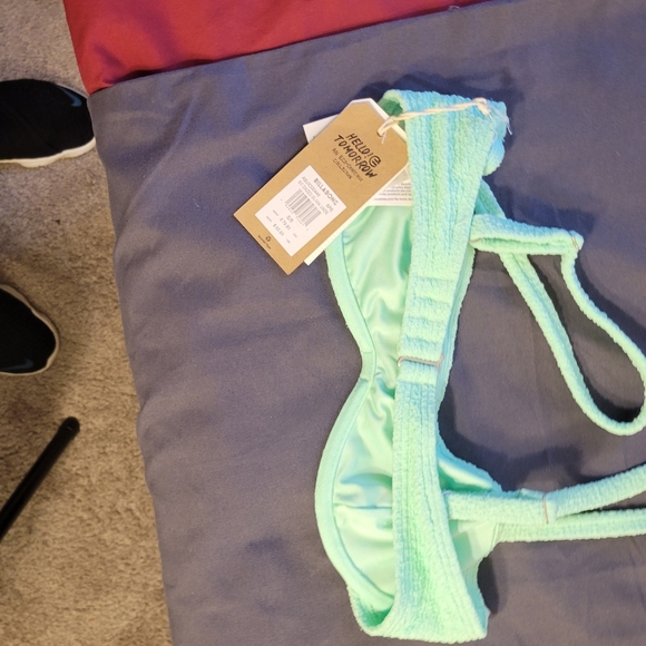 NWT - Billabong Women's Pastel Greem Bikni Top - NWT - Picture 9 of 13